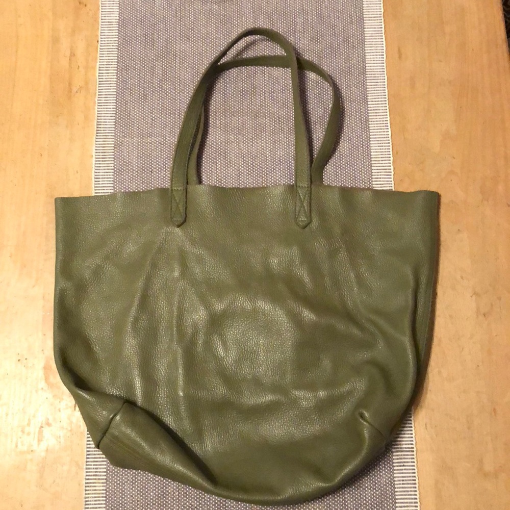 Cuyana tote